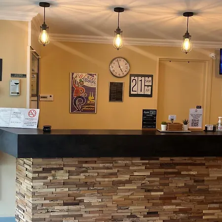 Отель Quick Palace Англе